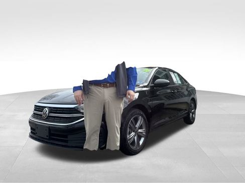 Used 2024 Volkswagen Jetta SE image 33