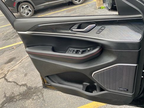 Used 2022 Jeep Grand Cherokee Trailhawk image 24