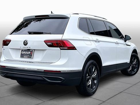 Certified 2022 Volkswagen Tiguan SE image 13