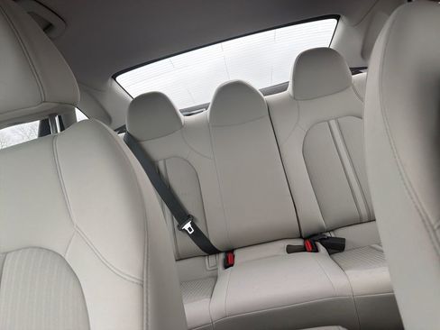 Used 2023 Hyundai Sonata SE w/ Preferred Accessory Package image 12