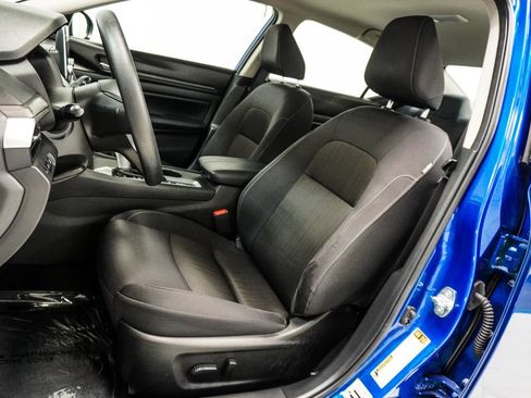 Used 2025 Nissan Altima 2.5 SV AWD/4WD image 6