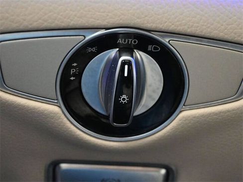 Used 2017 Mercedes-Benz S 550 4MATIC Sedan image 31