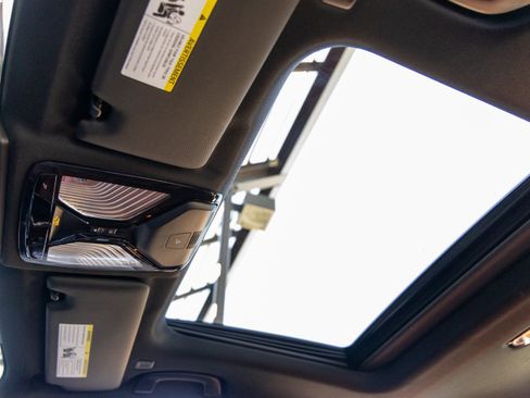 Used 2024 BMW M3 Competition w/ Executive Package image 30