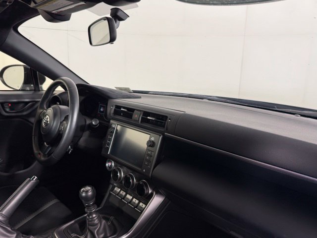 Used 2025 Toyota GR86 Premium RWD image 29