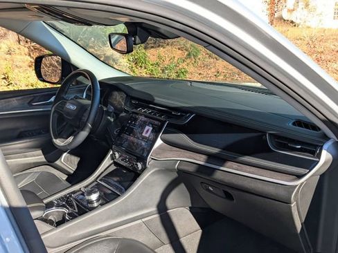 Used 2022 Jeep Grand Cherokee L Limited image 28