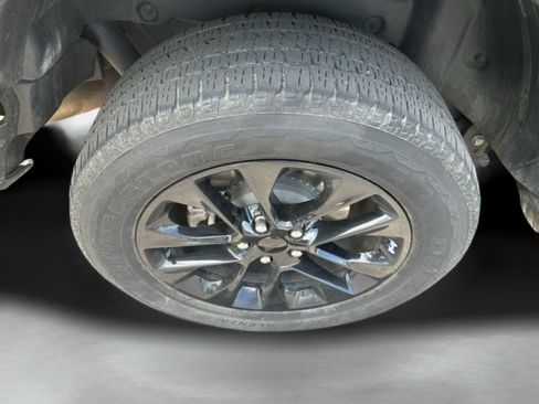 Used 2023 Jeep Wrangler Unlimited Sahara AWD/4WD image 24