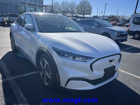 Used 2021 Ford Mustang Mach-E Select w/ Comfort/Appearance Package image 4