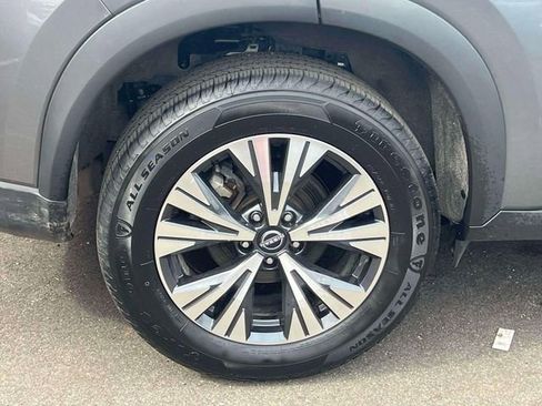 Used 2023 Nissan Rogue SV FWD image 16