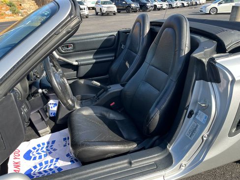 Used 2002 Toyota MR2 image 14