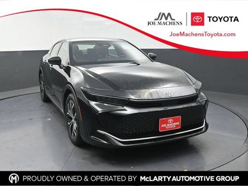 Used 2024 Toyota Crown AWD/4WD image 1