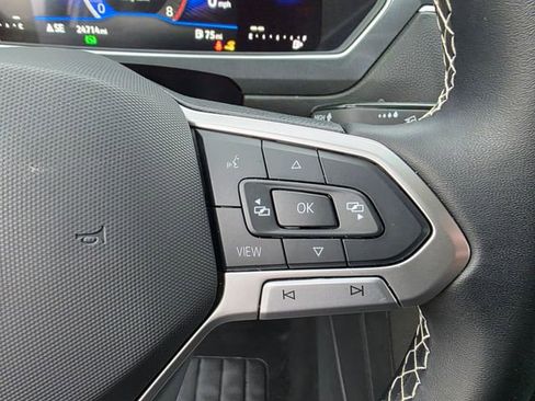 Used 2024 Volkswagen Tiguan SE image 12