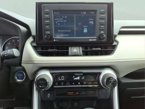 Used 2022 Toyota RAV4 XLE AWD/4WD image 18