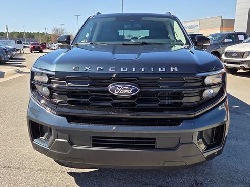 New 2026 Ford Expedition Active image 2