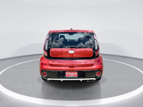 Used 2018 Kia Soul ! FWD image 7