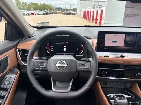 New 2026 Nissan Rogue Platinum AWD/4WD image 12
