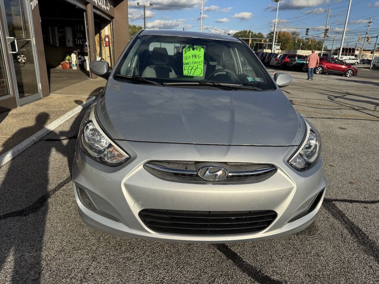 Used 2017 Hyundai Accent SE FWD image 3