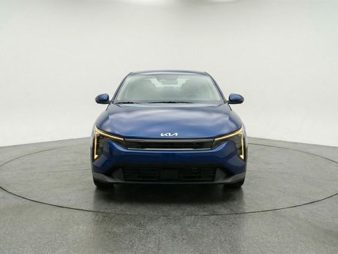 Used 2025 Kia K4 LXS image 2