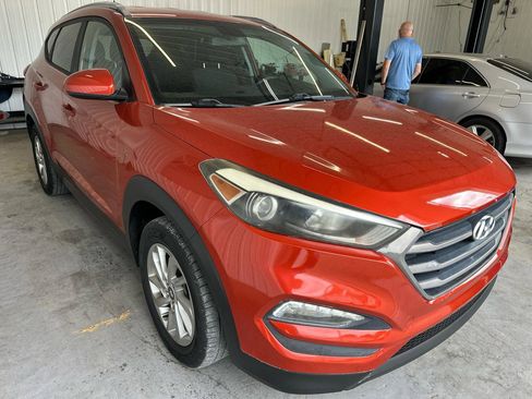 Used 2016 Hyundai Tucson SE w/ Option Group 02 FWD image 6