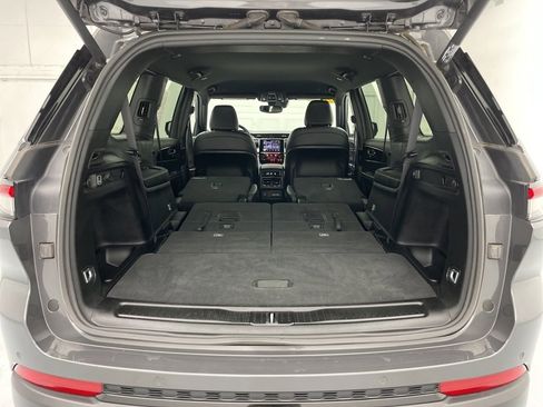 Used 2022 Jeep Grand Cherokee L Laredo image 52