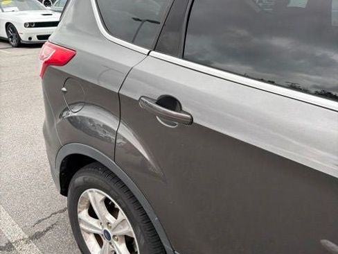 Used 2016 Ford Escape SE w/ Equipment Group 201A AWD/4WD image 15