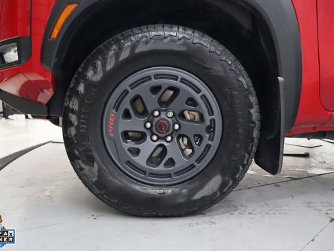 Used 2025 Nissan Frontier PRO-4X w/ Pro Convenience Package AWD/4WD image 9