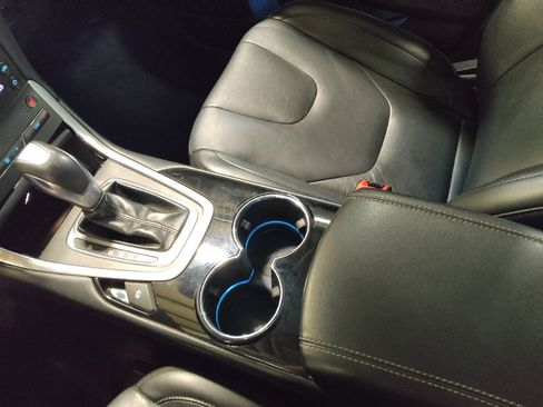 Used 2015 Ford Edge Titanium w/ Technology Package FWD image 26
