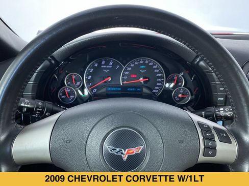 Used 2009 Chevrolet Corvette Coupe w/ Z51 Performance Package RWD image 3