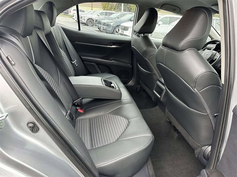 Used 2024 Toyota Camry SE image 12