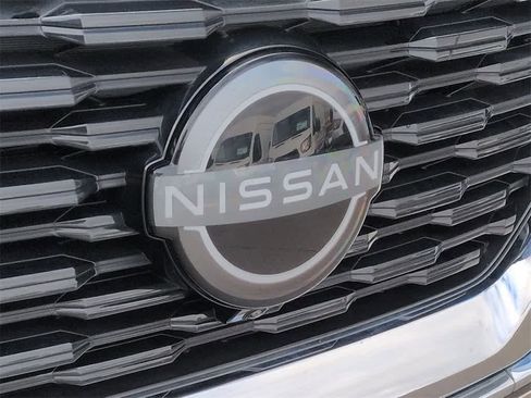 Used 2023 Nissan Rogue Platinum w/ Platinum Premium Package image 12