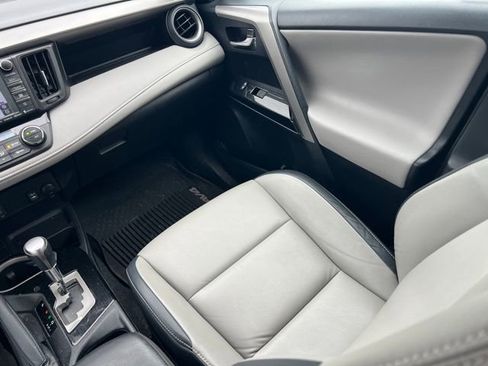 Used 2016 Toyota RAV4 Limited image 15
