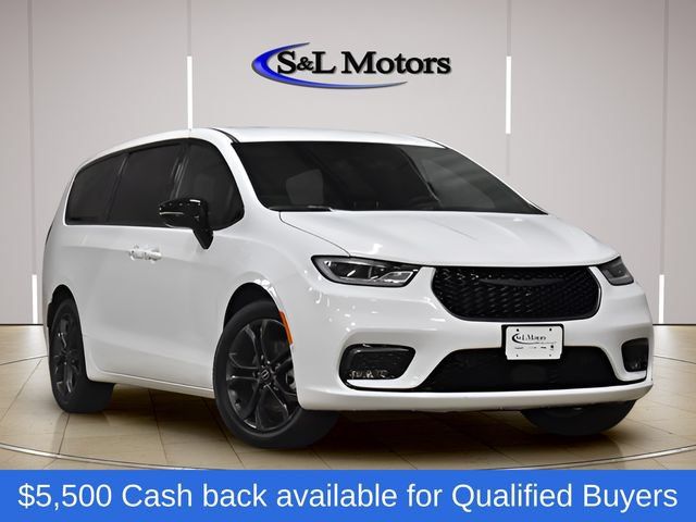 New 2026 Chrysler Pacifica Select FWD image 1