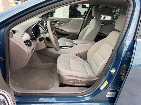 Used 2025 Chevrolet Malibu LT image 10