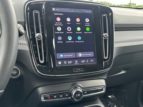 Certified 2025 Volvo XC40 B5 Plus AWD/4WD image 24