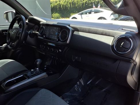 Certified 2023 Toyota Tacoma TRD Off-Road AWD/4WD image 24