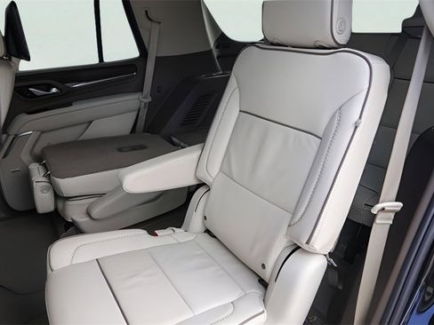 Used 2024 GMC Yukon Denali w/ Denali Reserve Package image 29