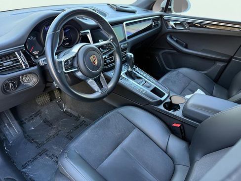 Used 2021 Porsche Macan image 16