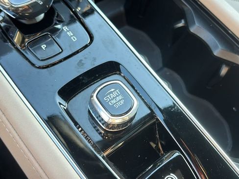 Certified 2025 Volvo XC90 B5 Plus AWD/4WD image 14
