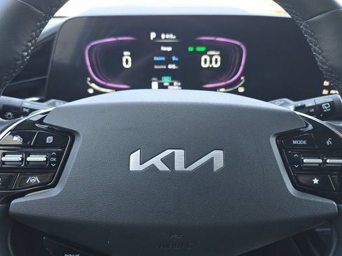 Used 2023 Kia Niro EX w/ EX Cold Weather Package FWD image 24