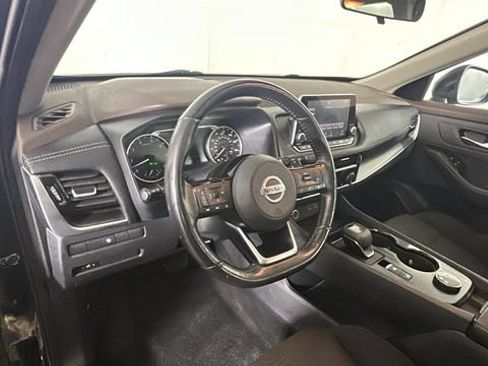 Used 2021 Nissan Rogue SV AWD/4WD image 14