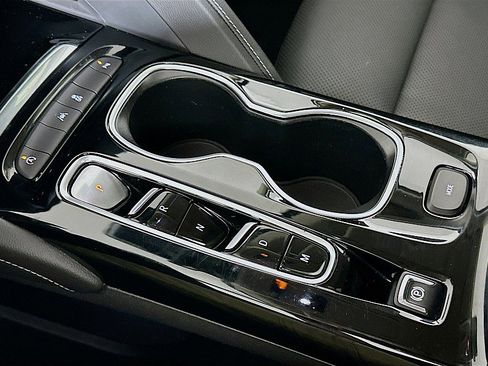 Used 2023 Buick Envision Essence image 17