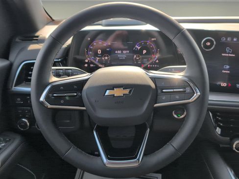 New 2025 Chevrolet Suburban Premier image 13