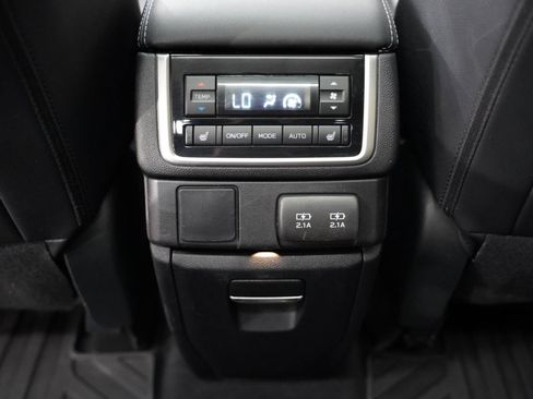 Used 2022 Subaru Ascent Limited w/ Technology Package AWD/4WD image 36