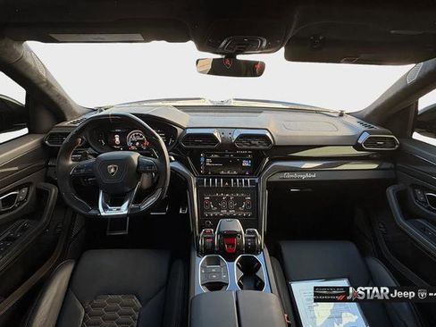 Used 2021 Lamborghini Urus image 10