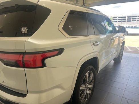 Used 2023 Toyota Sequoia Capstone RWD image 9