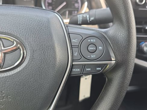 Used 2022 Toyota Camry LE FWD image 17