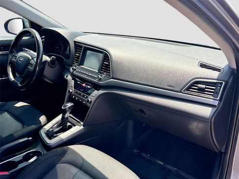 Used 2018 Hyundai Elantra Value Edition FWD image 2