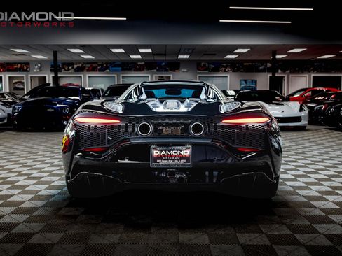Used 2026 McLaren Artura Spider RWD image 31