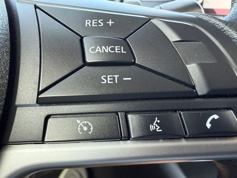 Used 2025 Nissan Altima 2.5 SV FWD image 17