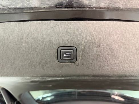 Certified 2022 Chevrolet Traverse RS image 8