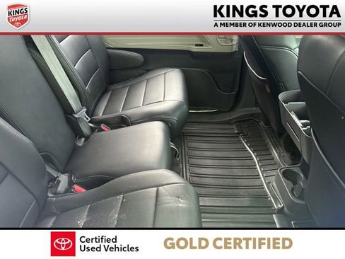 Used 2024 Toyota Sienna LE AWD/4WD image 9